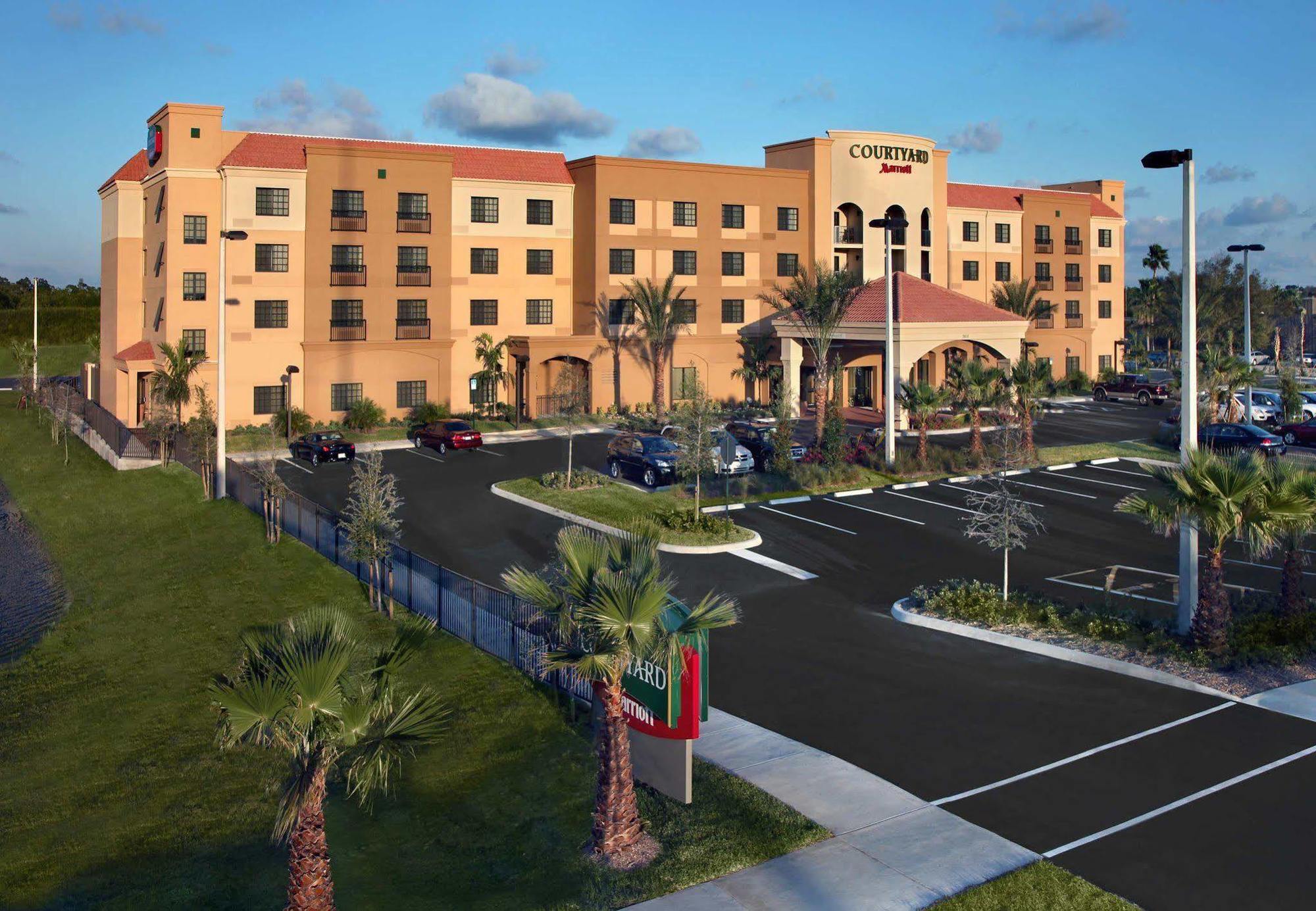 Courtyard By Marriott Stuart Hotel Eksteriør billede